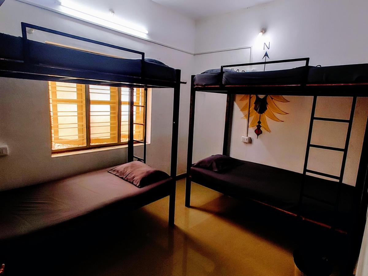 Gogonuts Hostel Varkala Bagian luar foto