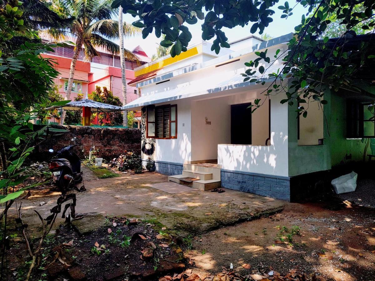 Gogonuts Hostel Varkala Bagian luar foto