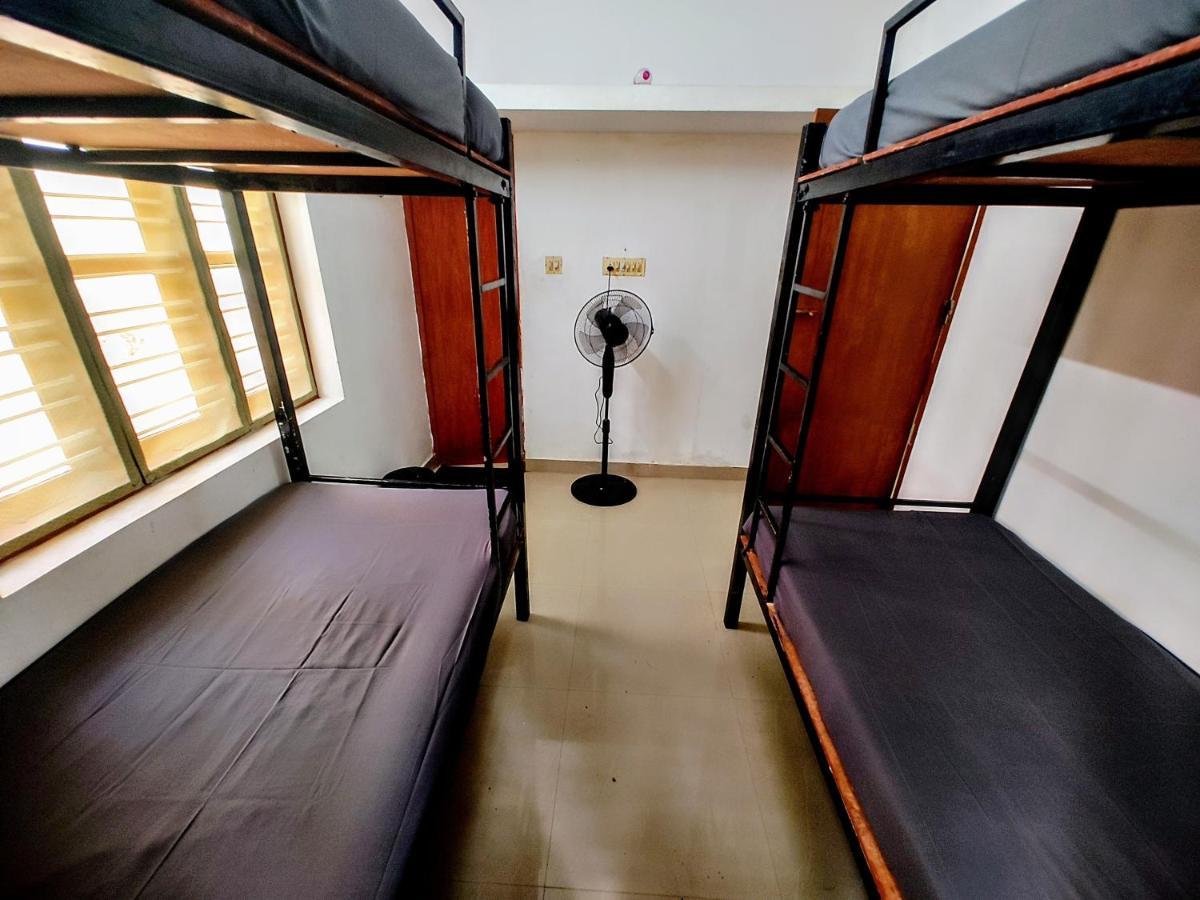 Gogonuts Hostel Varkala Bagian luar foto