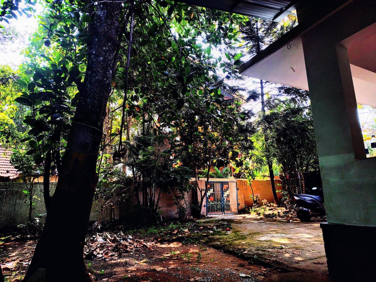 Gogonuts Hostel Varkala Bagian luar foto